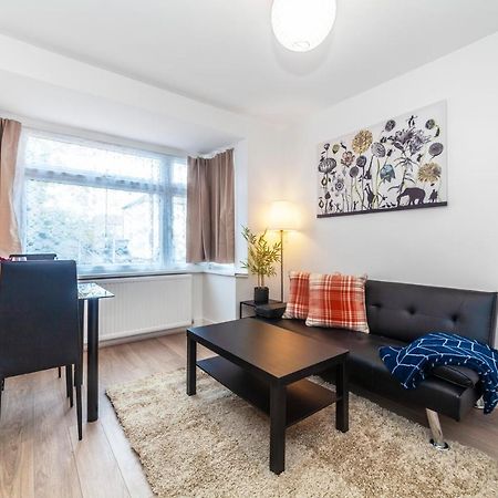Autonomous 2 Bdr Apartment With Garden And Parking Enfield Exterior foto