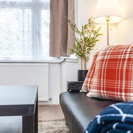 Autonomous 2 Bdr Apartment With Garden And Parking Enfield Exterior foto